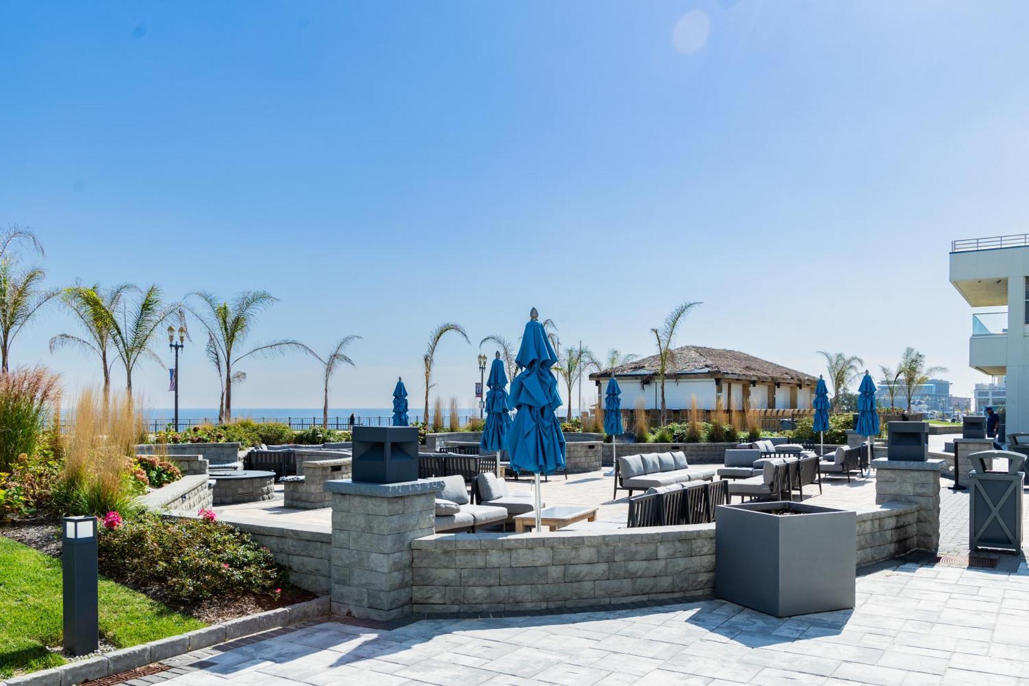 Ocean Place & 4*